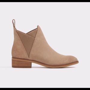 Aldo tan Chelsea boots 7.5